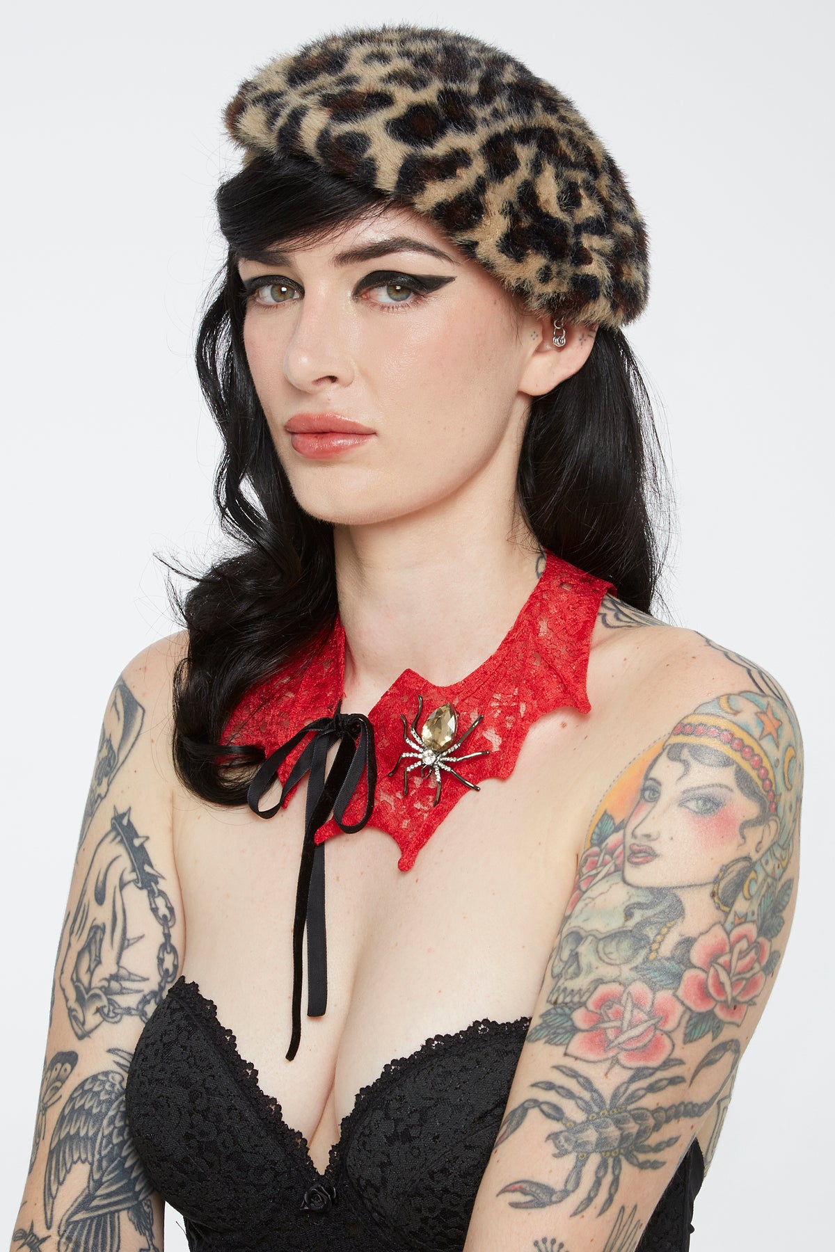 The Lace Bat Collar in Red