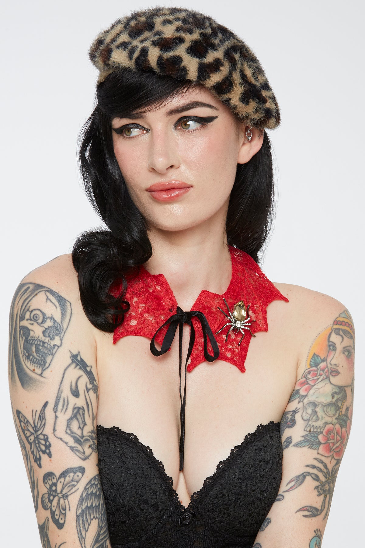 The Lace Bat Collar in Red