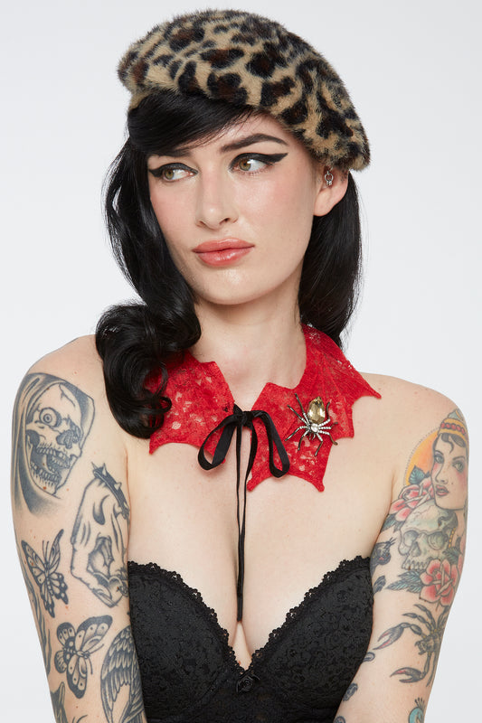 The Lace Bat Collar in Red