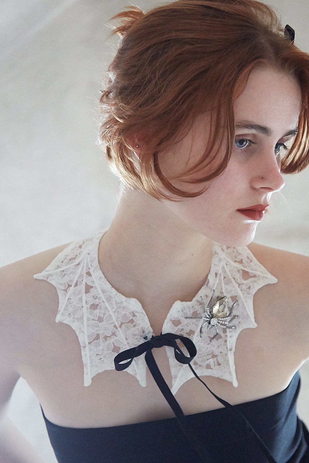 The Lace Bat Collar in White